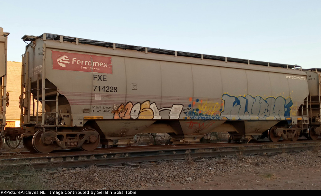 FXE 714228 Con Grafiti 